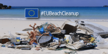 Tunisie : les ambassadeurs participent à la campagne de nettoyage des plages de la Goulette lancée par l&rsquo;UE
