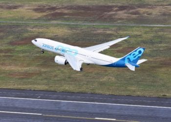 Le premier A330-800 décolle pour son vol inaugural