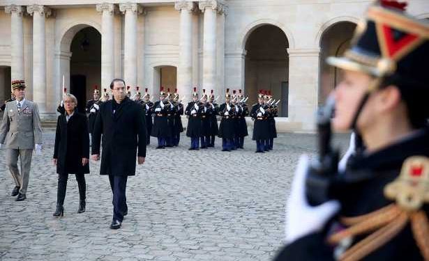 France -Tunisie : le chef du gouvernement Youssef Chahed reçu à la cour d’honneur des Invalides