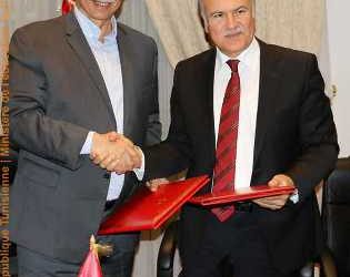 Tunisie : signature d’un accord entre le ministère de l’éducation et la fédération de l&rsquo;Enseignement de base