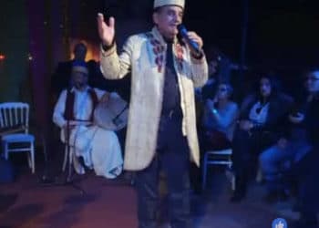 France : la star Tunisienne Charif Aloui sur la scène du Cirque Romanes Porte Maillot, Paris 16e