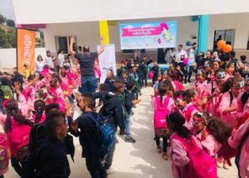 Tunisie :  L&rsquo;Association « Un Enfant Des Sourires » en collaboration avec le groupe orange inaugure l&rsquo;école Bayadha près de la frontière tuniso-algérienne