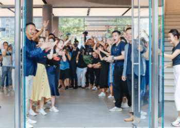 Inauguration du premier magasin Flagship mondial de Huawei à Shenzhen