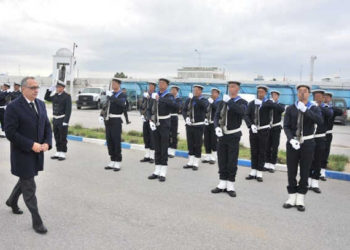 Tunisie :  Le ministre de la Défense nationale rend visite à la base marine de La Goulette