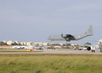 Tunisie  : Un avion militaire récupère les Tunisiens venant de la ville chinoise « Wuhan » à bord d’un avion algérien