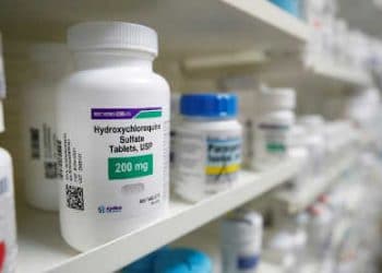 L&rsquo;OMS fait volte-face et annonce la reprise des essais cliniques sur l&rsquo;hydroxychloroquine