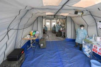 Tunisie : Lancement du laboratoire militaire mobile d’analyses microbiologiques à l’hôpital militaire de Gabès