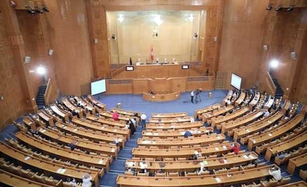 Tunisie : Report de l’examen des projets d’amendement relatifs à la Cour constitutionnelle