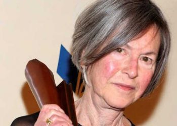 La poétesse américaine Louise Glück remporte le prix Nobel de Littérature