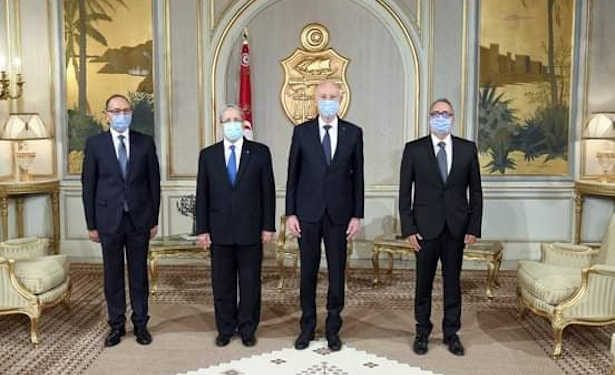 Tunisie : Le président Kaïs Saïed remet les lettres de créance aux nouveaux ambassadeurs tunisiens en France et en Libye