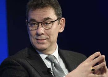 Le PDG de Pfizer « attend » pour se faire vacciner