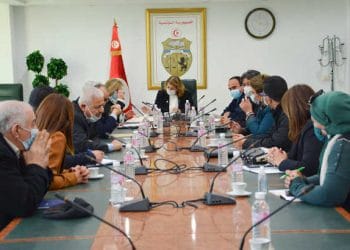 Tunisie : La ministre de l’Industrie, de l’Énergie et des Mines, Mme Salwa Saghaier apprécie le rôle des centres d’affaires dans l’information des initiateurs des projets renouvelés