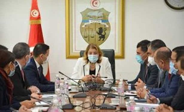 Tunisie: Elaboration d&rsquo;une charte du partenariat entre les secteurs public et privé pour la compétitivité de l&rsquo;industrie des composants automobiles en Tunisie à l&rsquo;horizon 2025