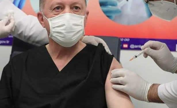 Turquie : le président Erdogan s’est fait vacciner à l’hôpital d’Ankara