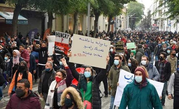 Tunisie : Les manifestants de nouveau à l’Avenue Habib Bourguiba