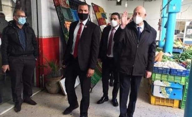 Tunisie : Le président de la République s&rsquo;entretient avec les citoyens  au marché de l&rsquo;Ariana ( Photos)