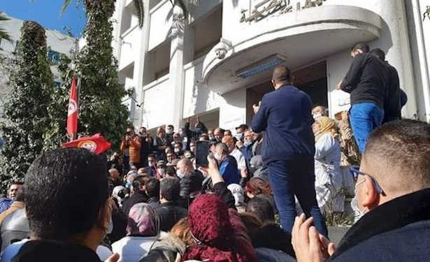 Tunisie : journée de colère du personnel soignant