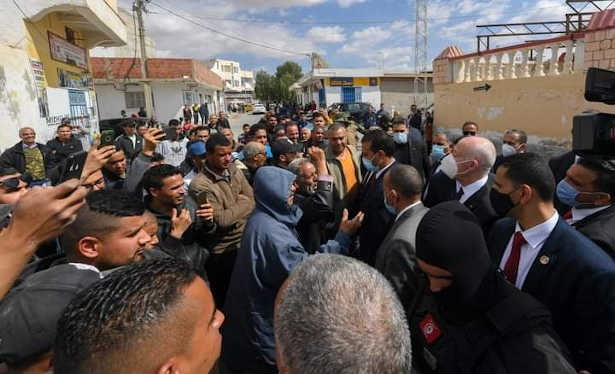 Tunisie : Retour sur la visite du président de la République à Gabès suite à l’explosion dans une usine de la zone industrielle