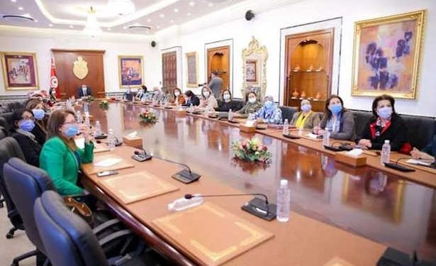 Tunisie : Le chef du gouvernement  préside le conseil  des pairs