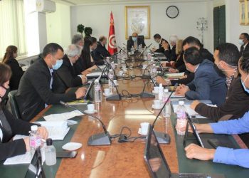 Tunisie : Le Ministre par intérim de l&rsquo;Industrie, de l&rsquo;Énergie et des Mines préside la réunion du Comité consultatif du Programme de qualification industrielle des établissements