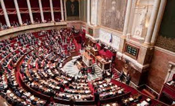 France : Adoption du projet de loi sanitaire en France