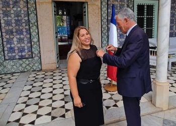 Tunisie : Dhouha Sellaoui, président-directeur général du Groupe scolaire René Descartes décorée des insignes de Chevalier dans l’Ordre des Palmes académiques françaises