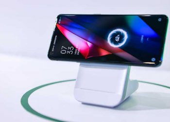 OPPO dévoile la nouvelle série MagVOOC et les technologies de connectivité automobile àSMART CHINA EXPO 2021