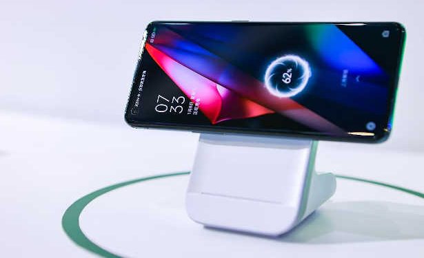 OPPO dévoile la nouvelle série MagVOOC et les technologies de connectivité automobile àSMART CHINA EXPO 2021