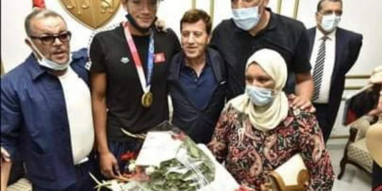 Tunisie : le président de la fédération Tunisienne de natation à l’accueil du héro olympique Ahmed Hafnaoui