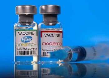 La Grande-Bretagne décide un rappel de vaccin covid pour les plus de 50 ans, avec  une dose Pfizer ou une demi-dose de Moderna