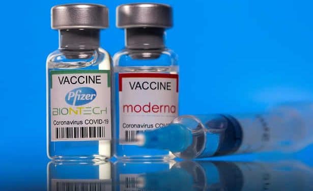 La Grande-Bretagne décide un rappel de vaccin covid pour les plus de 50 ans, avec  une dose Pfizer ou une demi-dose de Moderna