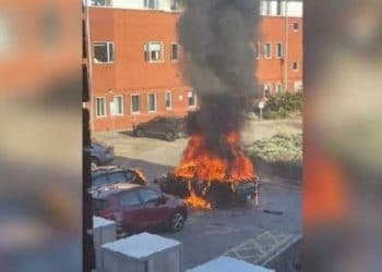 Angleterre: Une enquête antiterroriste ouverte après l’explosion d’un véhicule devant un hôpital pour femmes de Liverpool