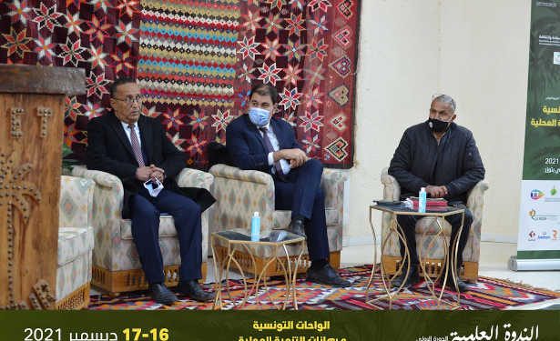 Tunisie -Festival International des Oasis de Tozeur: la conférence scientifique sous le thème « Les Oasis Tunisiennes et les défis du développement  local « (En Photos)