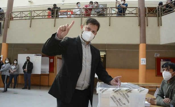 Victoire de la gauche au Chili, Gabriel Boric nouveau président âgé de 35 ans