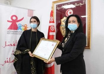 Tunisie : Le prix de la meilleure recherche scientifique féminine, pour l’année 2021 décerné à la professeure de neurologie, Dr Iman Kacem Nhili