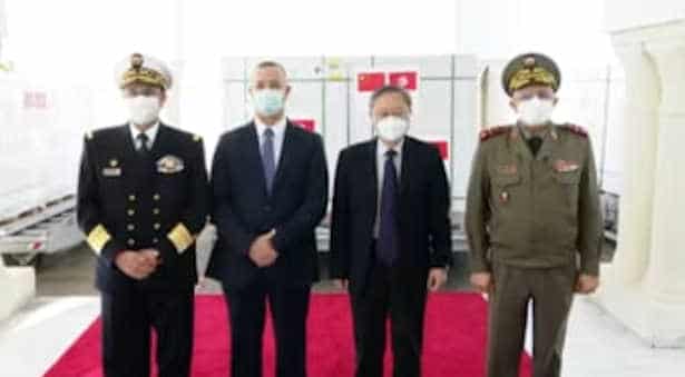 Tunisie : Réception d’une cargaison de 1,5 millions de doses de vaccin chinois à l’aéroport Tunis-Carthage