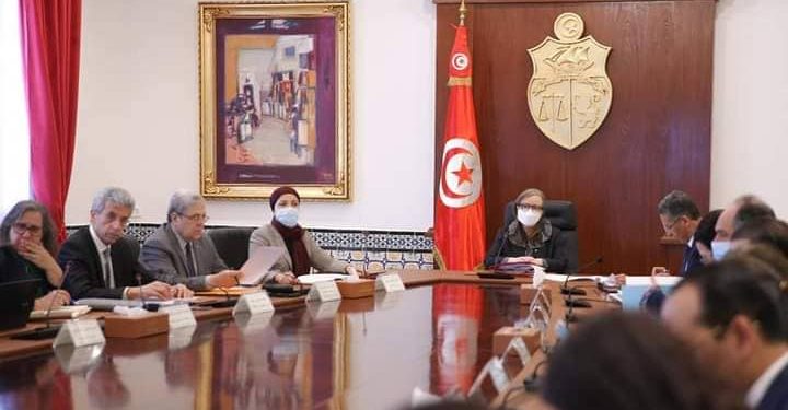 Tunisie : Le conseil des ministres adopte des projets de décrets lois et de décrets présidentiels