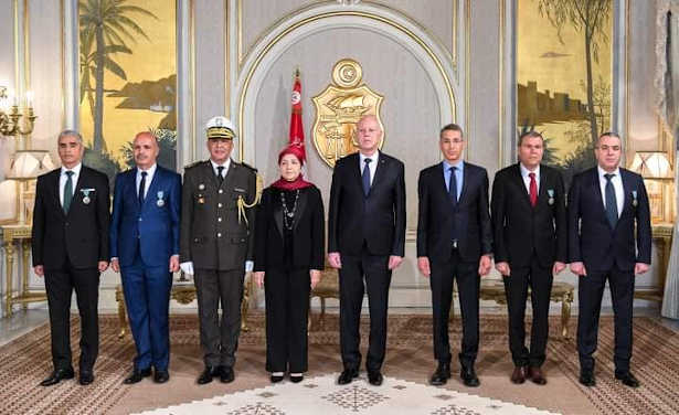 Tunisie : Le chef de l’Etat , Kais Saied promeut et décore des cadres sécuritaires à l’occasion de la célébration du 66ème anniversaire des forces de sécurité intérieure