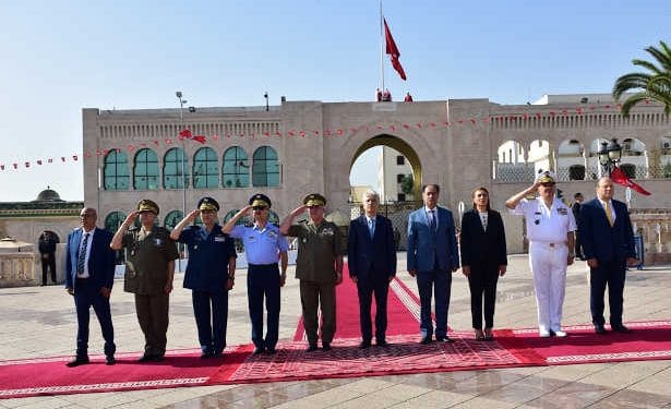 Tunisie :Cérémonie de lever du drapeau national sur la place de la Kasbah aux célébrations du 66e anniversaire de la création de l’Armée nationale
