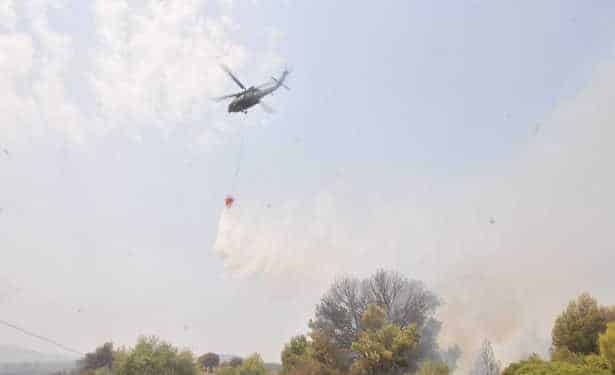 Tunisie-Armée de l&rsquo;air : 40 sorties pour éteindre l&rsquo;incendie dans la région de Borj Cedria