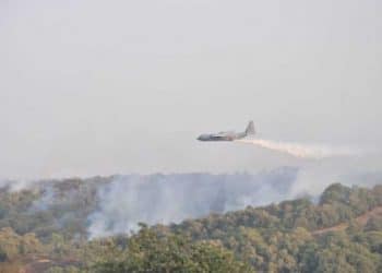 Tunisie : L&rsquo;armée de l&rsquo;air effectue 20  sorties pour éteindre les incendies  déclarés à mont Sidi Mansour à Zaghouan, Sidi mechrgui à Sajnan et  Bargou à Siliana