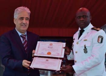 Tunisie : Le Ministre de la Défense Nationale supervise la cérémonie de remise des diplômes de la 44ème session de l&rsquo;Ecole d&rsquo;Etat-Major