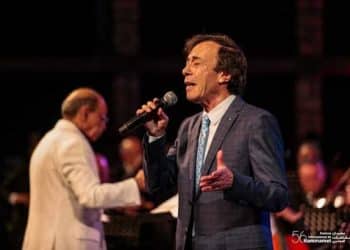 Tunisie : Clôture de la 56è édition du festival international de Hammamet par un spectacle qui valorise la carrière d’une sommité de la chanson tunisienne « Adnen Chaouachi »