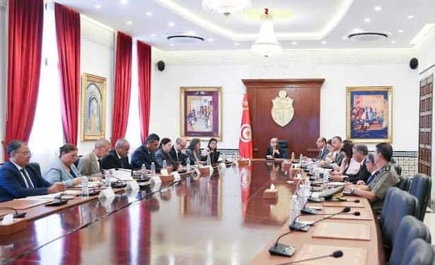 Tunisie : La cheffe du gouvernement, Najla Bouden préside une réunion ministérielle dédiée aux sociétés d’environnement, de plantation et de jardinage