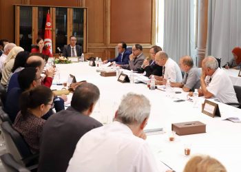 Tunisie : Réunion de travail entre les ministres des domaines de l’Etat et de l’équipement
