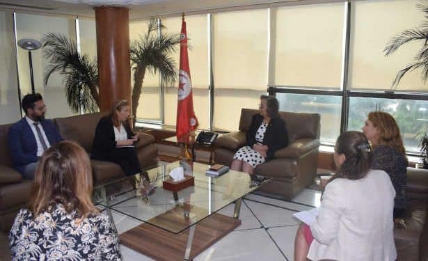 Tunisie : le suivi de la mise en œuvre de la stratégie nationale pour l&rsquo;industrie et la transition  à l&rsquo;horizon de 2035 au cœur de la réunion du ministre de l’industrie et une délégation de la Banque africaine de développement