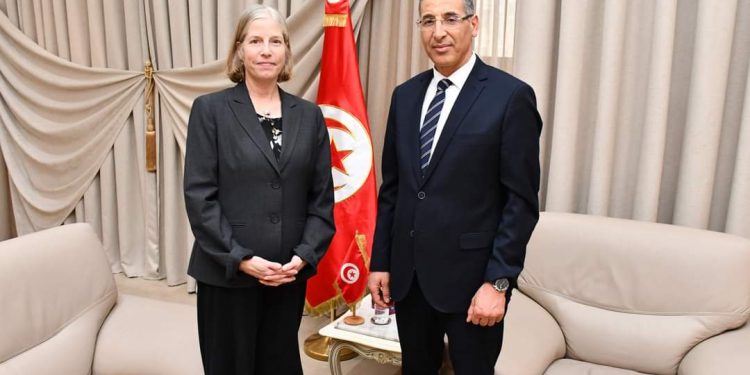Tunisie : Le ministre de l’Intérieur rencontre l’ambassadrice du Canada, Lorraine Diguer