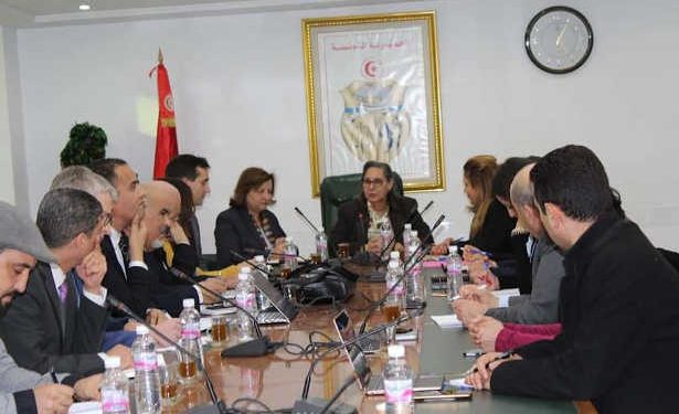 Tunisie :  Neila Nouira Gongi préside une séance de travail sur l’initiative «Transition vers une industrie 4.0 en Tunisie »