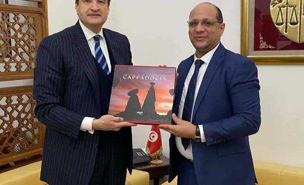 Tunisie-Turquie : L’Ambassadeur de Turquie à Tunis, Çağlar Fahri Çakıralp s’entretient avec Malek Zahi, Ministre des Affaires sociales
