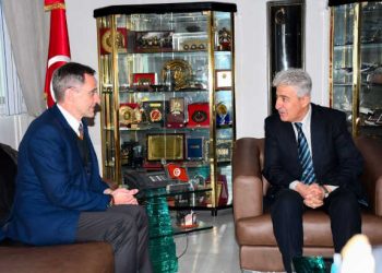 Tunisie : Le ministre de la défense, Imed Mémiche s’entretient avec l&rsquo;ambassadeur des Etats unis, Joey Hood sur la coopération militaire bilatérale